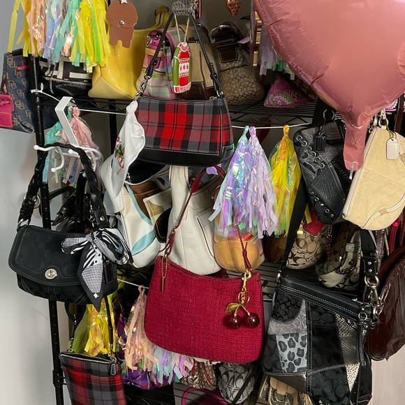 👛 Random Pull for Show 🛍️ - Picture 2 of 4